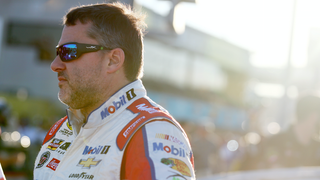 Tony Stewart’s Last Weekend As A Sprint Cup Driver Started With Having His Phone Stolen